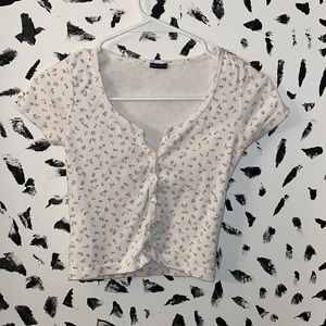 Floral print white button up brandy Melville zelly top tee